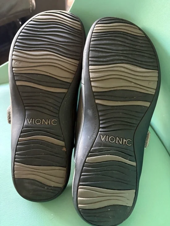 Vionic Women's Metallic gray Mary Jane Clogs / Mules with Jewel Buckle. Slip on - Picture 4 of 4